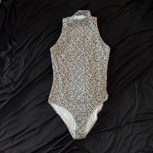 Small cheetah Gaze body suit